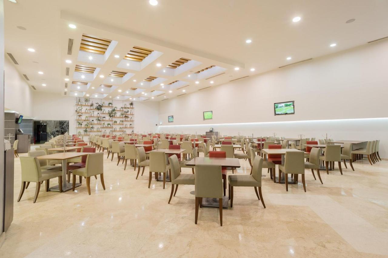 Real Inn Tijuana By Camino Real Hoteles Exterior foto The lounge at the airport